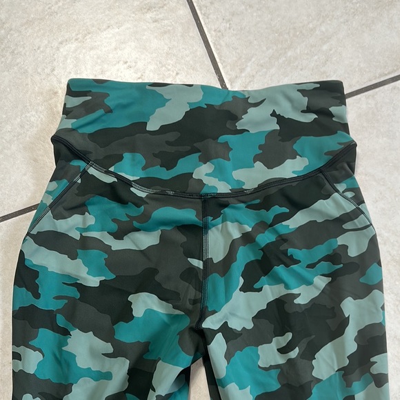 Lululemon Base Pace High-Rise Tight 25" Heritage 365‎ Camo Tidewater Teal Multi - Picture 10 of 15
